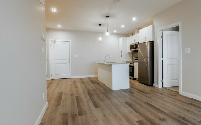 Sora 3 - B10 Unit - White Interior